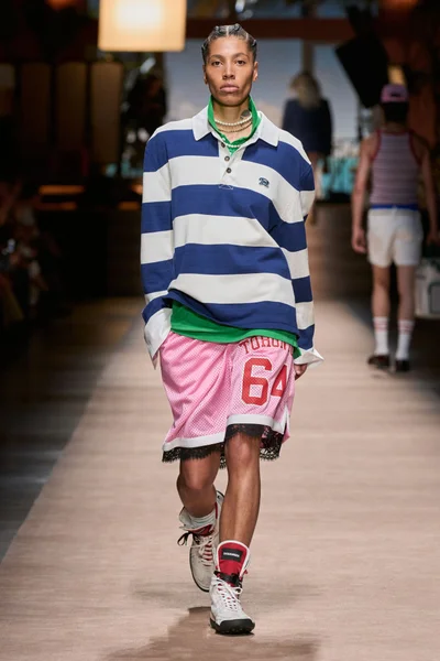 Look 11